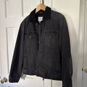 Old Navy Black Denim Jacket with Cozy Sherpa Lining - Size M